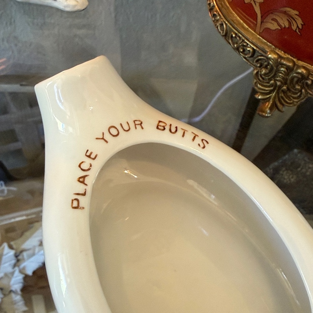 Vintage "Place Your Butts" Porcelain Ashtray Made in Japan - Picture 10 of 11